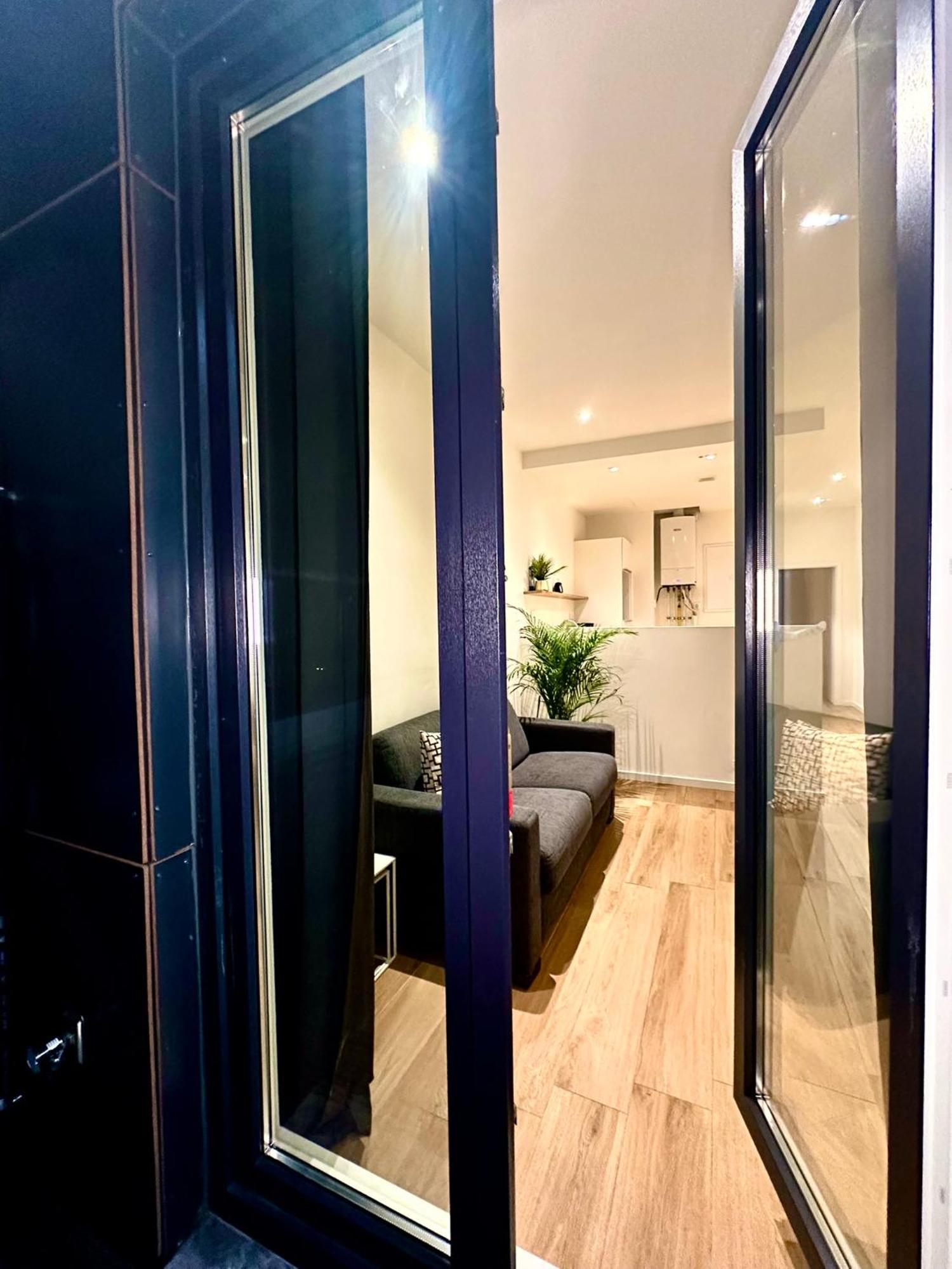Luxury Suites Park By Rikas Hotels Antwerpen Exteriör bild
